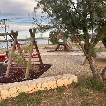 Seline, Pavić Apartament Seline