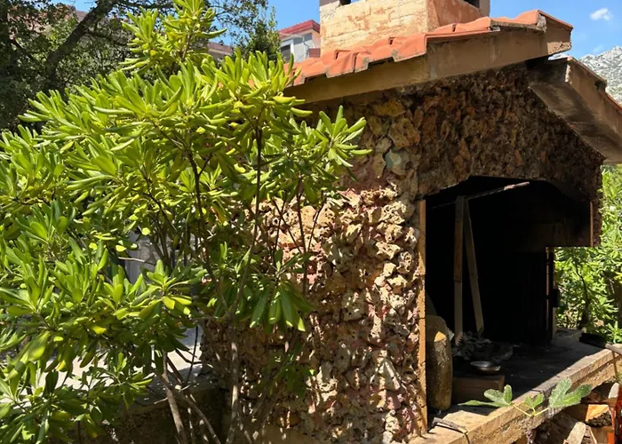 Seline, Pavic Apartman